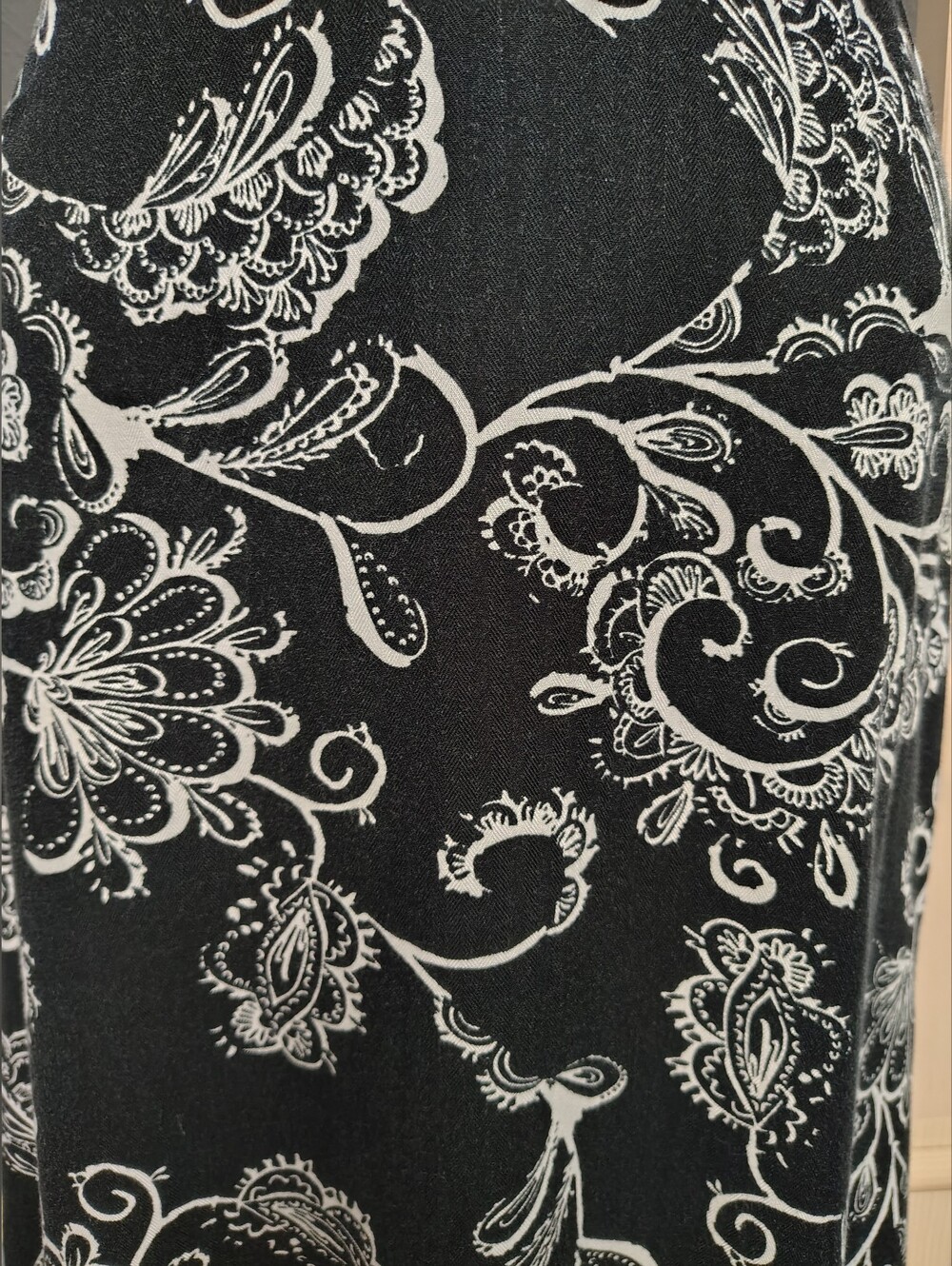 croft & barrow Black Floral Midi Skirt with White Print, Size M/L - Picture 5 of 5